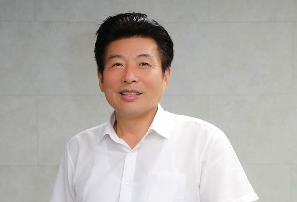 "창립 50주년을 맞이하는 해에 자산 6,000억 원 달성을 위해 전 임직원이 하나가 되어 달려가겠다"는 홍두표 일산새마을금고 이사장.