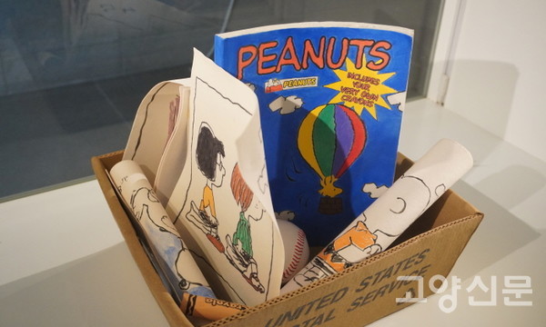 골판지의 섬세함, 종이의 질감까지 고스란히 만들어낸 실비아 하이만의 극사실주의 도예작품. 