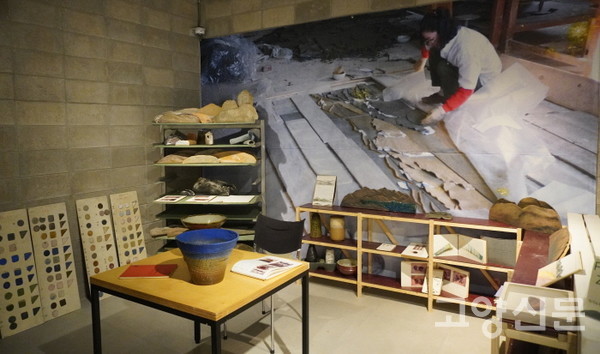 한향림 관장의 청년작가시절 작업실을 고스란히 옮겨놓은 코너. 