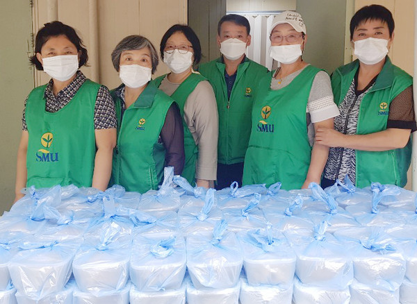 삼계탕 나눔에 동참한 주교동 새마을부녀회와 지역사회보장협의체.