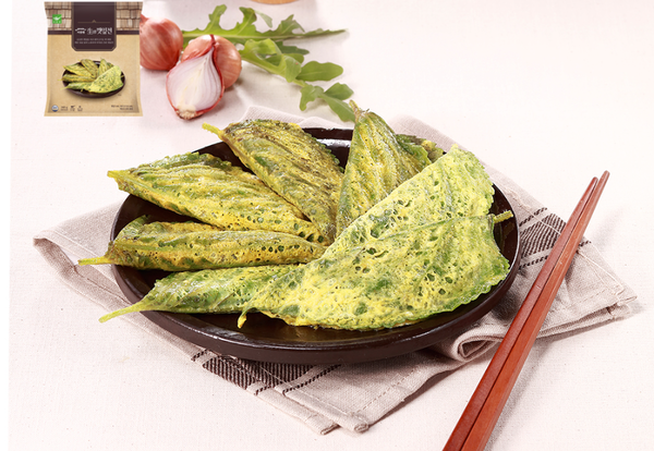 •깻잎전 240g : 국내산 돼지고기로 만든 큼직한 완자를 향긋한 깻잎에 넣어 계란물을 입혀 부쳤어요. 고기와 깻잎의 향, 신선한 재료의 식감이 참 맛있게 어우러집니다. 