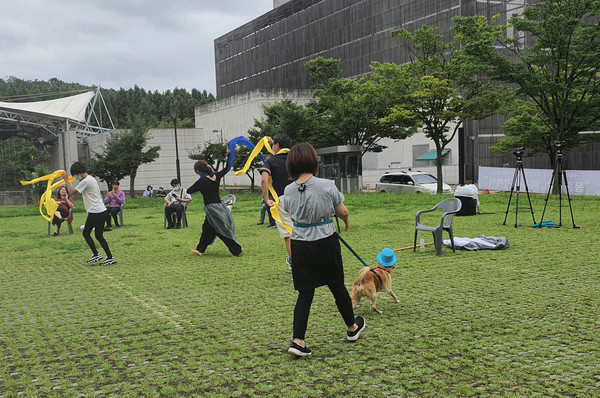 지역사회에 공헌할 수 있는 ‘반려동물과 함께 사는 주거 공동체’연구모임'은 2018년 정식 출범했다.