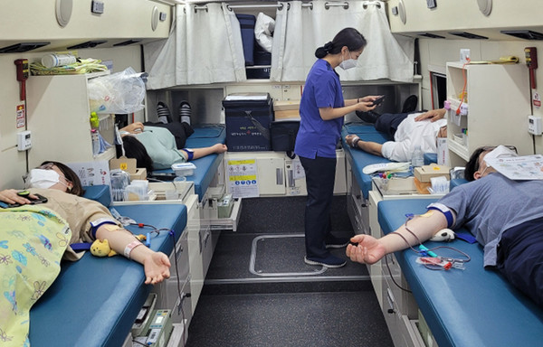 삼송테크노밸리 입주 기업의 직원들이 헌혈에 동참하고 있다.