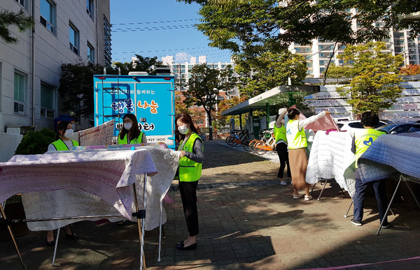 탄현동 빨래방 사업은 지역의 어려운 이웃과 생활속에서 나눔을 실천하고자 하는 사업이다.