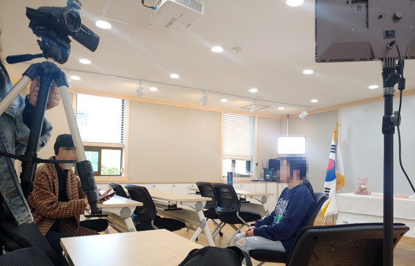 후곡마루는 교육 동영상 콘텐츠 제작 공간으로 활용될 수 있도록 조명시설과 인테리어 등 환경설비에 많은 공을 들였다.