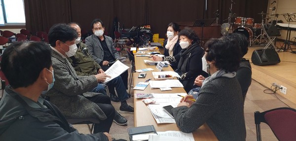 분과별로 새로운 아이디어와 소통에 대해 많은 토의가 있었다.