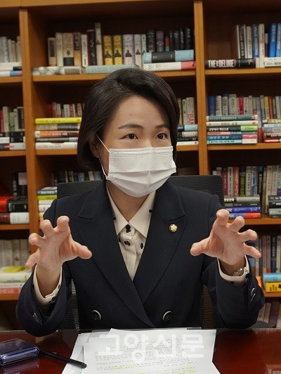 ▲ 국회 과방위 소속이자 더불어민주당 원내 대변인으로 활동하고 있는 홍정민 의원은 KBS 일산 이전을 위해 많은 노력을 기울이고 있다.