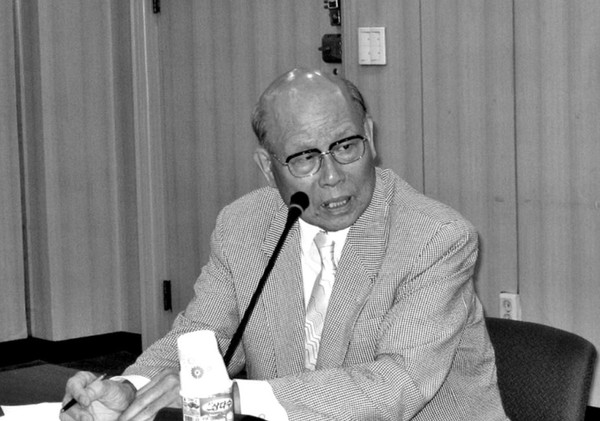 선생은 70세 때 고양으로 다시 돌아와 2006년 고앙시씨족협의회를 결성해 초대회장에 취임했다. 선생은 이영찬 후임 회장의 도움에 힘입어 『고양씨족세거사』를 편찬한 것을 두고두고 기뻐했다.