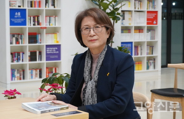 『여행 중 인문학을 만나다』(패러다임북 刊)를 출간한 이인숙 작가.