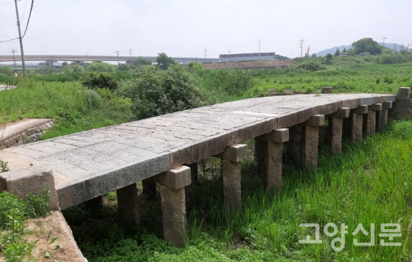 2020년 경기도 유형문화재로 등재된 '고양 강매석교'. 