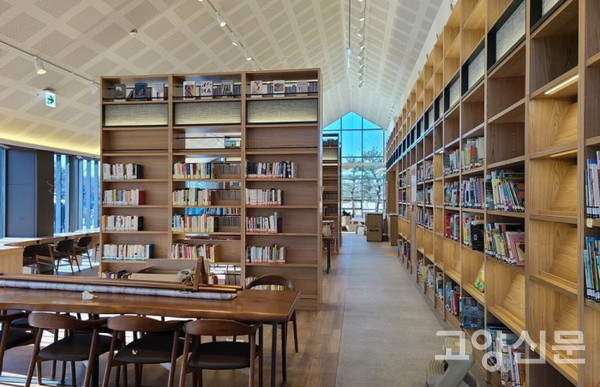 별꿈도서관 열람실 모습.