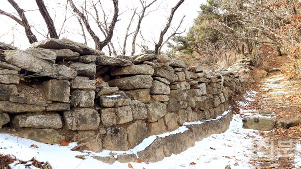 의상능선에서 만난 북한산성 여장. 
