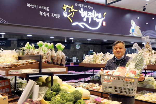 김희태 로컬푸드직매장 센터장은 “2020년 9월에 오픈했다. 오픈 당시 다소 걱정을 했는데 지금은 매장이 좁지 않나 걱정될 정도다. 매장 오픈 후 매출액이 76.6% 상승했다. 모두 생산자와 고객들 덕분이다"라고 했다.