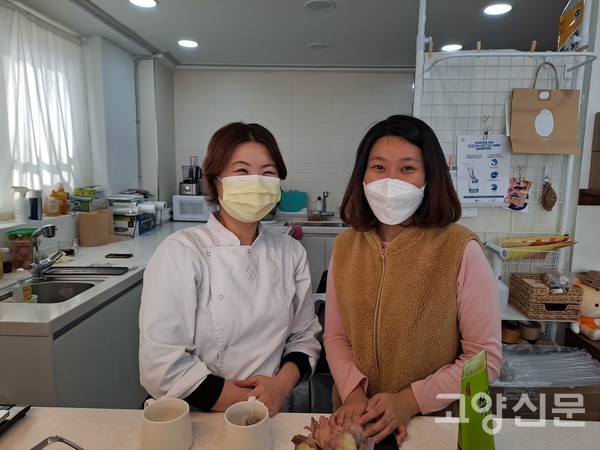 사진 왼쪽부터 심하늬 대표, 주미경 대표