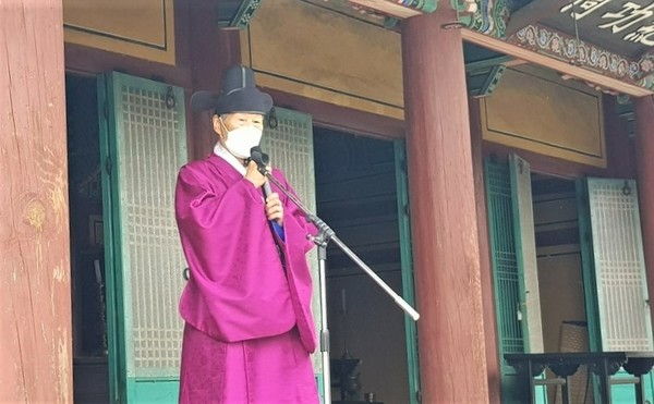 취임 인사를 하고 있는 권정택 신임 행주서원 원장.