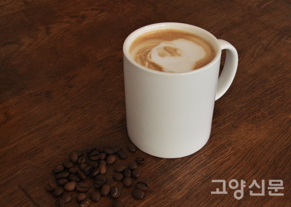 낙서당의 인기 메뉴 카페라떼