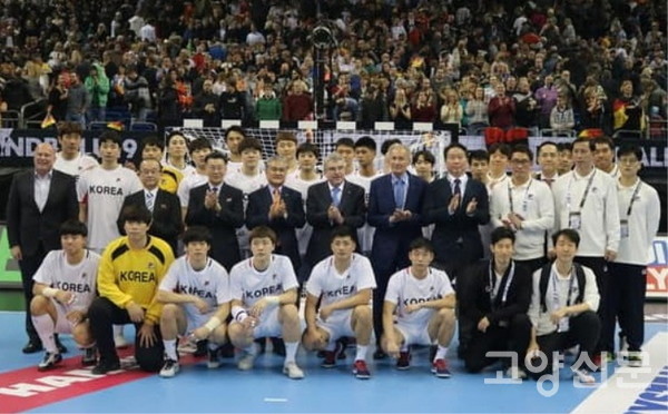 2019년 핸드볼 남북단일팀이 베를린을 찾아와 경기를 펼쳤다. [사진출처=정범구 페이스북]