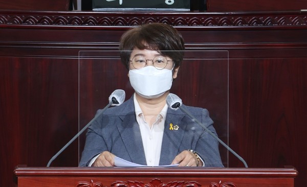 ▲ 고은정 도의원(더불어민주당, 고양9)이 15일 도정질문에서 ‘일산테크노밸리’의 바이오산업 육성과 관련해 질의했다.