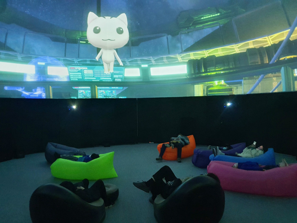 포디비전이 국내 기술력만으로 개발한 360VR 돔 영상관을 원마운트 내에서 시범운영한 결과 관람객들의 만족도는 96점으로 매우 높게 나왔다. 이러한 돔 영상관과 관광 앱을 연동한 새로운 관광 서비스 플랫폼을 구축해 언택트 시대의 새로운 도시 관광 마케팅을 전개할 필요가 있다. 