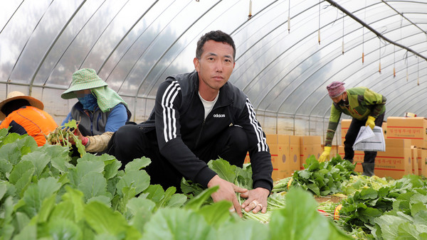 성실하고 끈기 있는 학습파 이종철 회장. 긍정의 마인드가 그의 장점이자 성장의 비결이다.  
