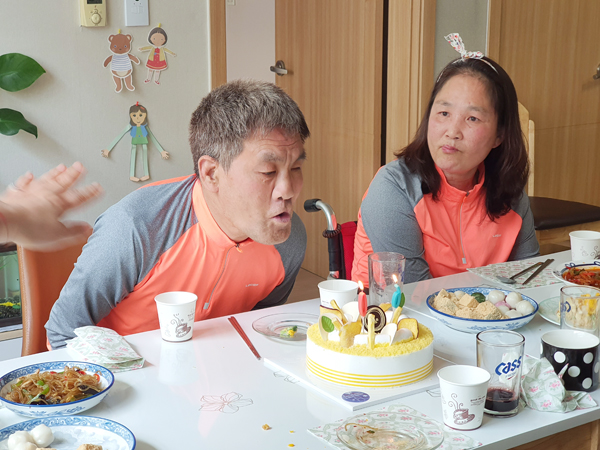 김쌤·김미화 부부는 체험홈 생활을 하면서 평범한 '시민'으로 살아갈 준비를 하고 있다. 