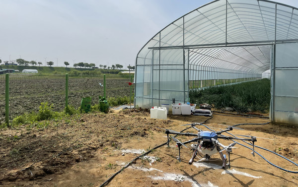 시연에 사용된 드론. 드론은 이제 농업에 한부분을 담당한다.