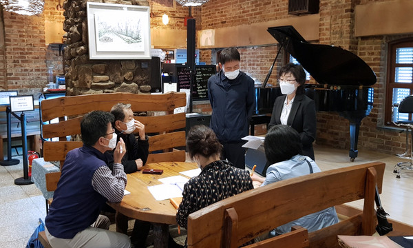 풍산동 통장협의회가 백마 화사랑에서 임원 회의를 개최하고 있다.