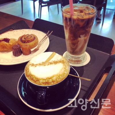 시그니처 블랜드인 카푸치노와 베이커리 [사진제공=포인트빌]