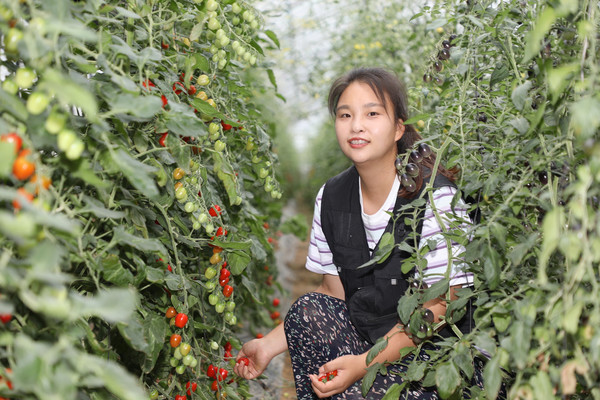새벽 5시면 어김없이 기상하는 이소연씨. 새로운 도전을 즐기는 젊은 농민이다.