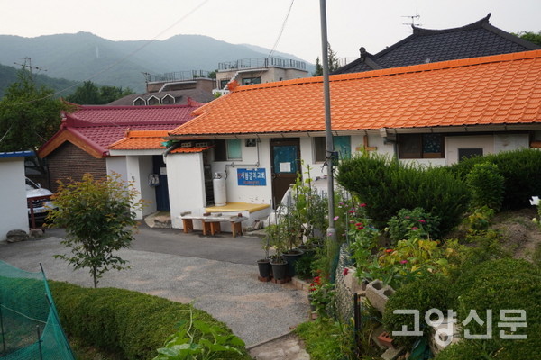 북한산 아랫자락에 터 잡은 오래된 마을길. 