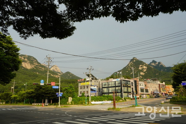 북한산성 입구 버스정류장이 북한산누리길의 종착점이다. 