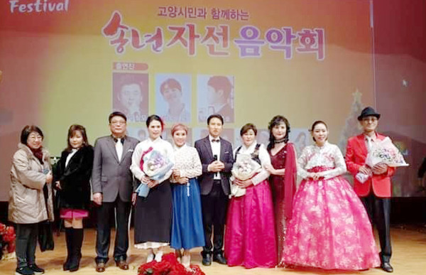 유경씨는 다양한 활동을 펼치며 펜들과 만나고 지역과 노래한다.