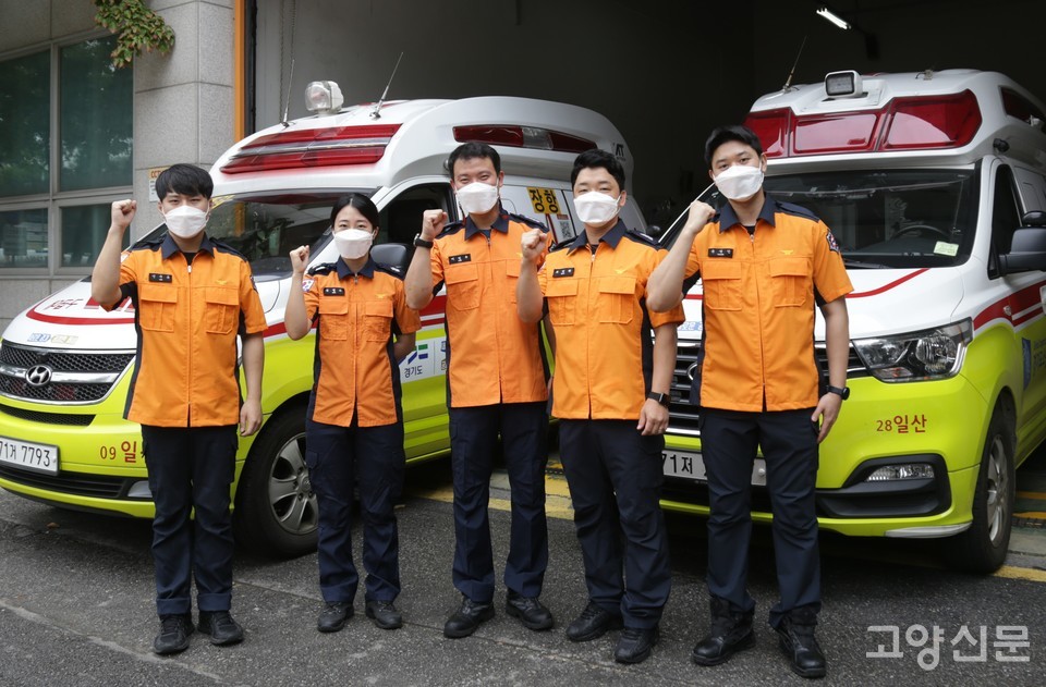 ▲ (사진 왼쪽부터) 신주유, 김영은, 이인우, 조민완, 윤성인 구급대원.