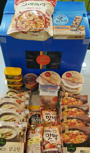 코로나 확산으로 조리음식 제공이 어려운 상황에서 전달된 식료품 키트. [사진제공=월드비전 경기북부지역본부]