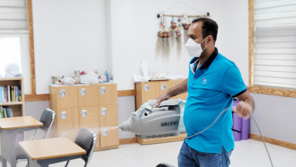 GP외국인 자원봉사단은 매 주 이민자통합센터 등을 찾아 방역 자원봉사활동을 시행하고 있다. 