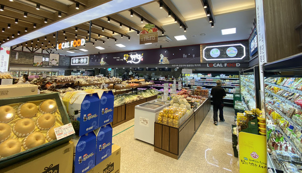 리모델링 1주년이 넘었다. 그동안 단골고객들의 입에서 입으로 전해지며 고객이 많이 늘었다. 마니아가 많다.