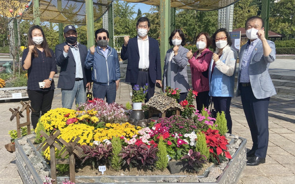 ‘고향집에 대한 그리움’을 주제로 마을정원을 꾸님 일산1동 주민자치위원회.