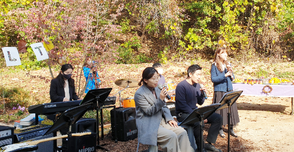 홀트학교 선생님들의 축하공연