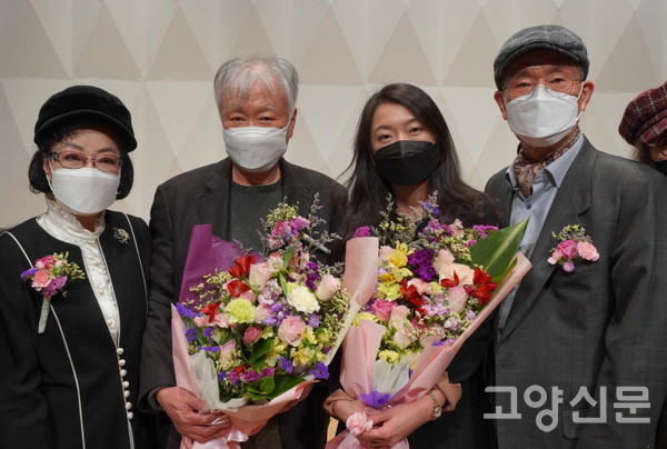 (왼쪽부터)소설부문 심사위원 김선주 소설가, 김훈 작가, 이혜미 시인, 시부문 심사위원 허형만 시인.