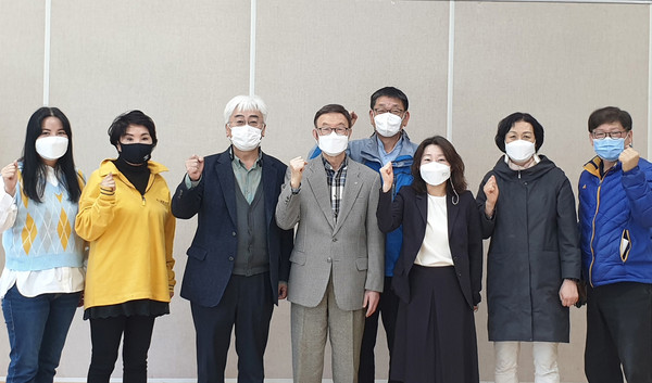 중산1동이 행정복지센터에서 새롭게 구성된 직능단체장 회의를 개최했다. 