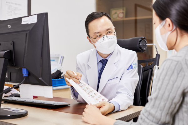 박영민 교수는 가정의학과 의사이자 호스피스 완화의료 전문의로서 