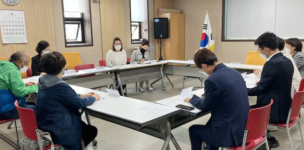 흥도동이 2023년도 주민참여예산 사업 편성을 위해 ‘주민참여예산 제1차 흥도동 지역회의’를 개최했다.