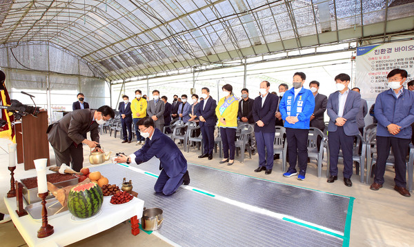 박영선 벽제농협 조합장은 풍년기원제에서 농업인들의 건강과 풍년을 기원했다.