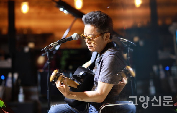 '추억의 책장을 넘기며 시즌2' 6월의 주인공 가수 김학래. [사진=최영환]