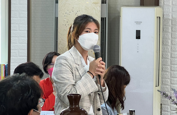 천승아 의원이 인사말을 전하고 있다.