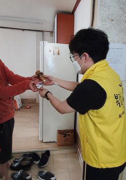  정발산동이 지역 청·장년의 안부 확인을 위한 사업을 진행하고 있다.