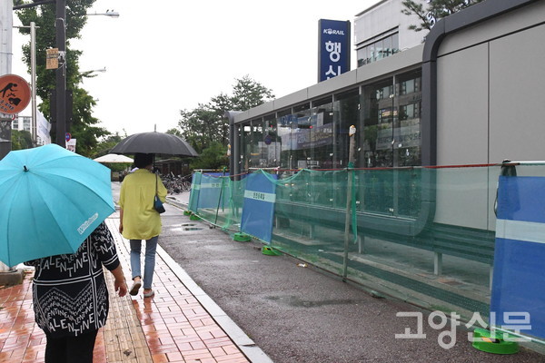 준공을 앞둔 행신역 앞 자전거 보관소