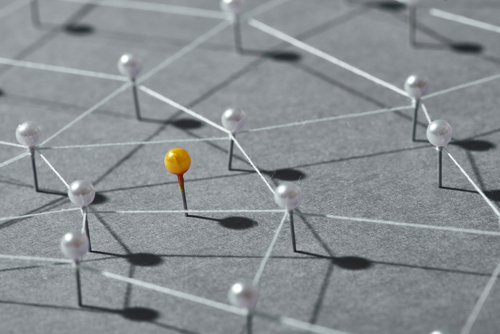 개개인들이 다양한 소셜 미디어로 촘촘한 관계망을 맺고 있는 것이 정보화 사회의 특징 중 하나다.