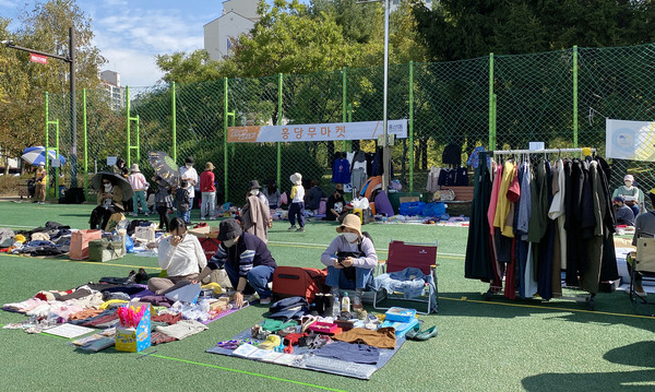 홍당무마켓은 주민들에게 큰 인기를 끌었다.