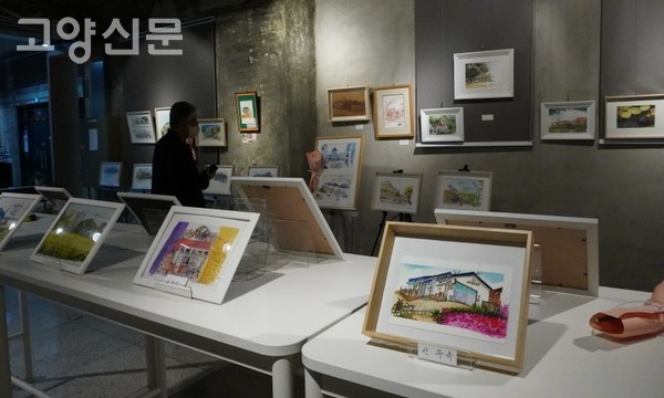 '능곡1904'에서 열리고 있는 어반스케쳐스 고양 첫 전시